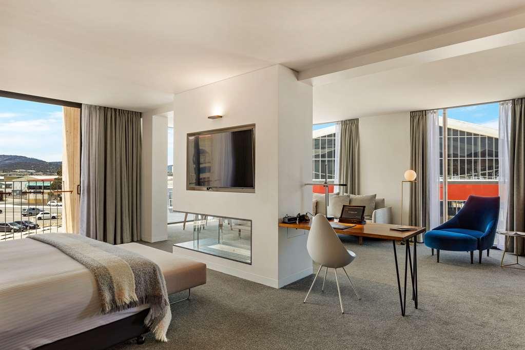 Macq 01 Hotel Hobart Chambre photo A room at the Hotel