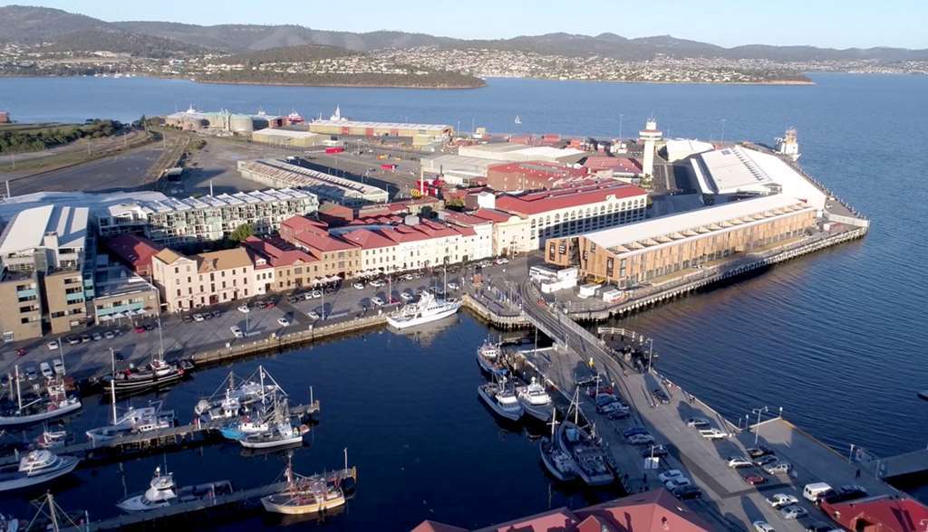 Macq 01 Hotel Hobart Extérieur photo Aerial view of the Port of Hobart