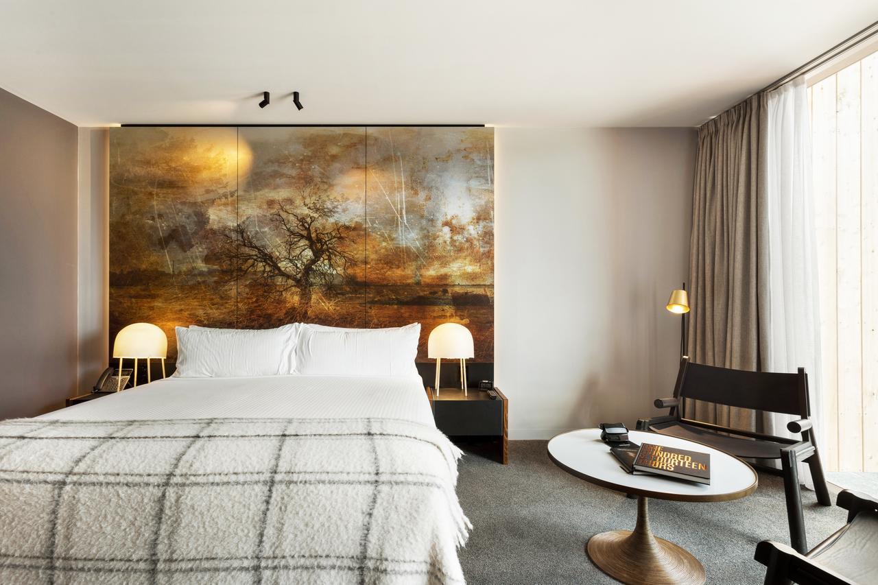 Macq 01 Hotel Hobart Extérieur photo A room at the hotel