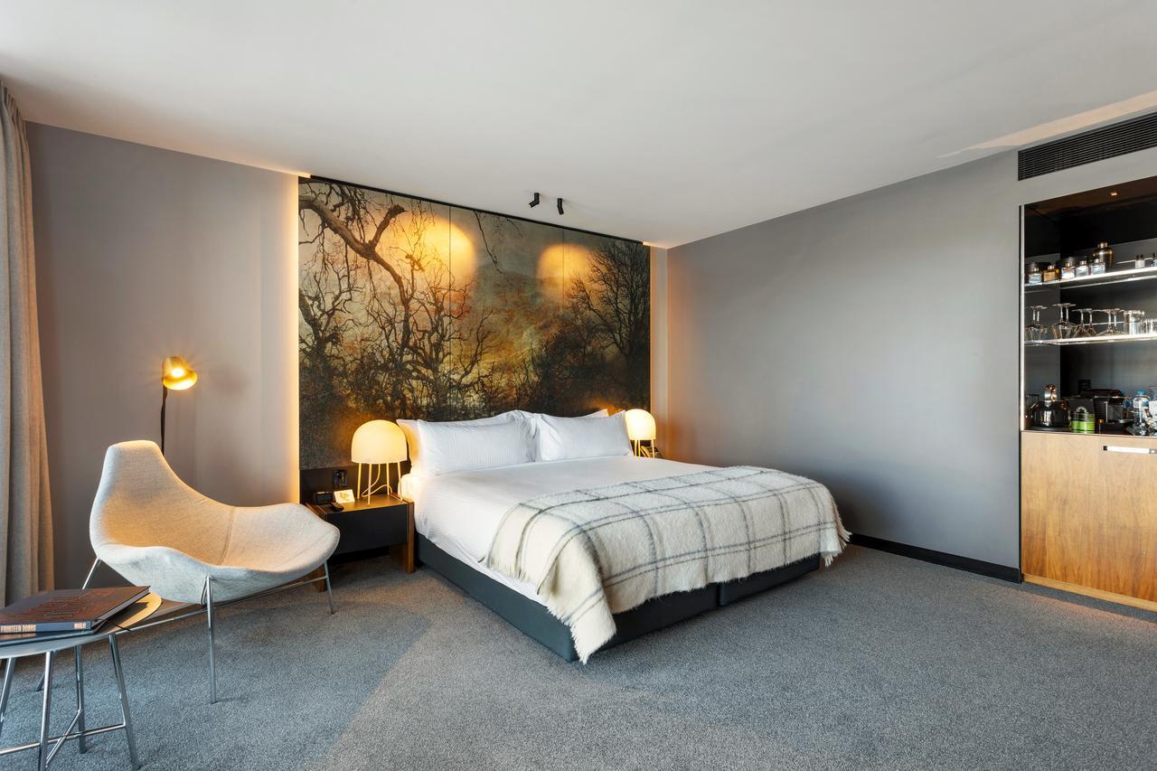 Macq 01 Hotel Hobart Extérieur photo A room at the hotel